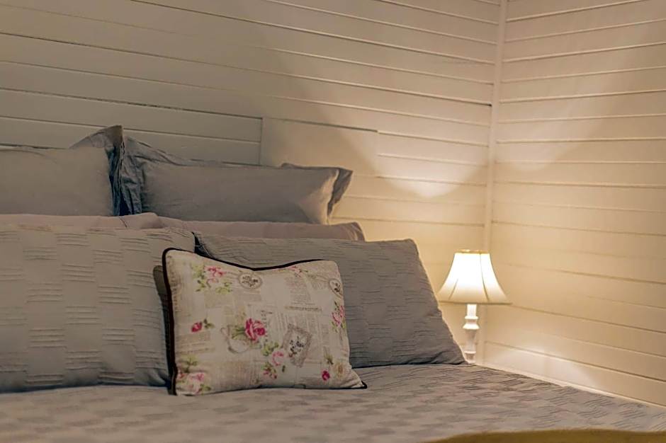 City Break Cottage for couples 27 mins CHC Airport