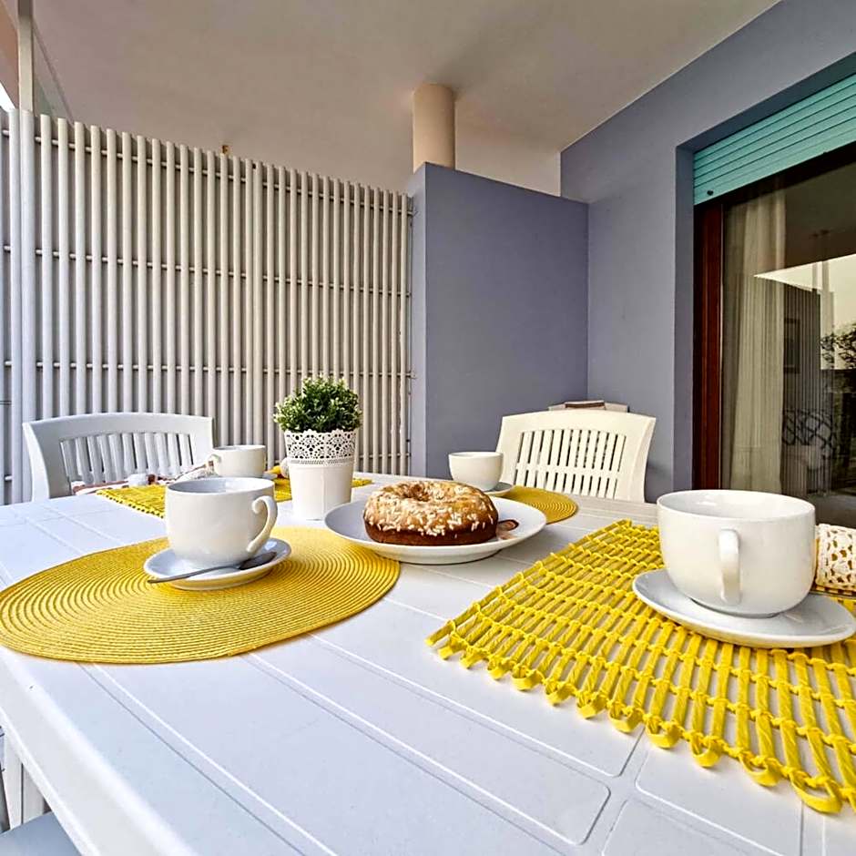 Welcoming flat just a short walk from the sea