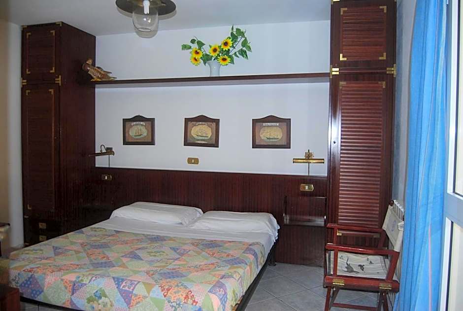 Residence Mandel 2 by Mandel Club