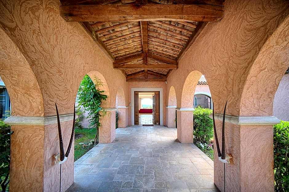 "AU HAVRE DE PAIX" 5 étoiles Prestige jacuzzi, hammam, sauna, PISCINE chauffée Mougins Cannes Grasse