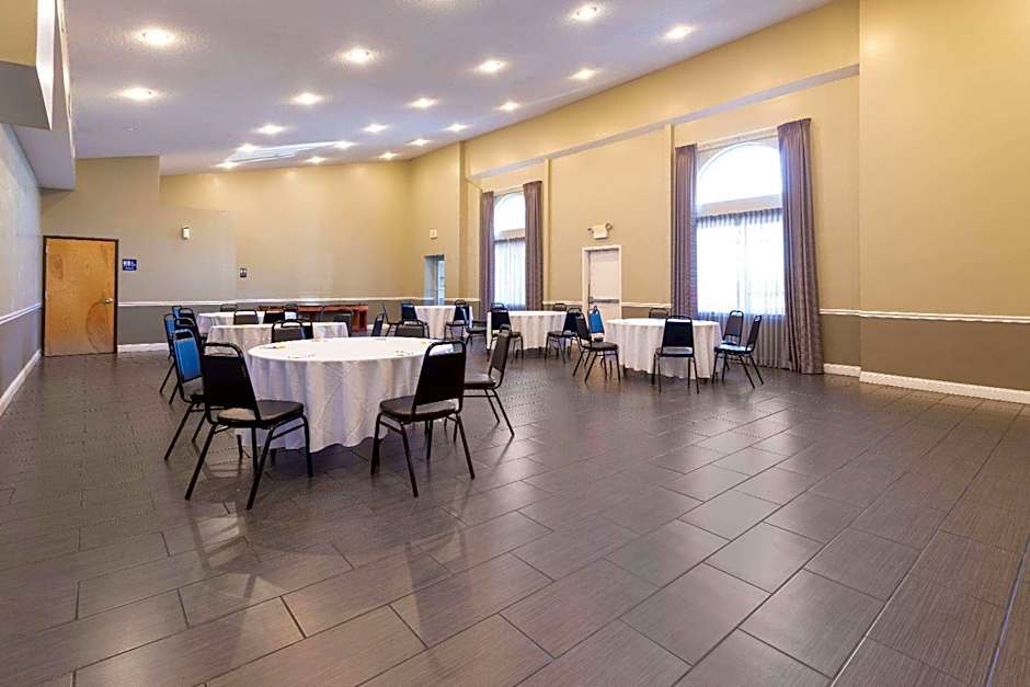 Days Inn & Suites by Wyndham Cherry Hill - Philadelphia