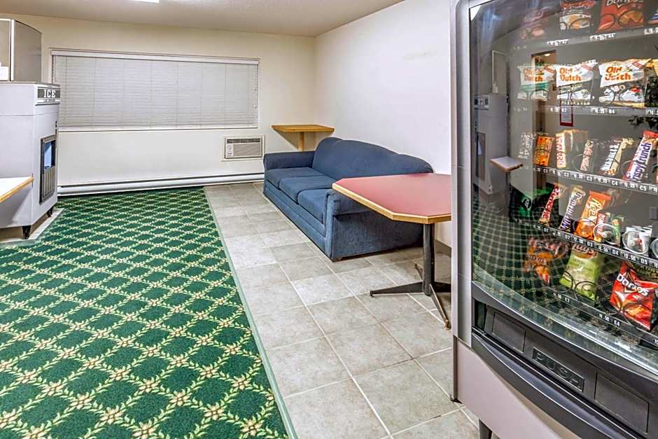 Howard Johnson by Wyndham Fort St. John