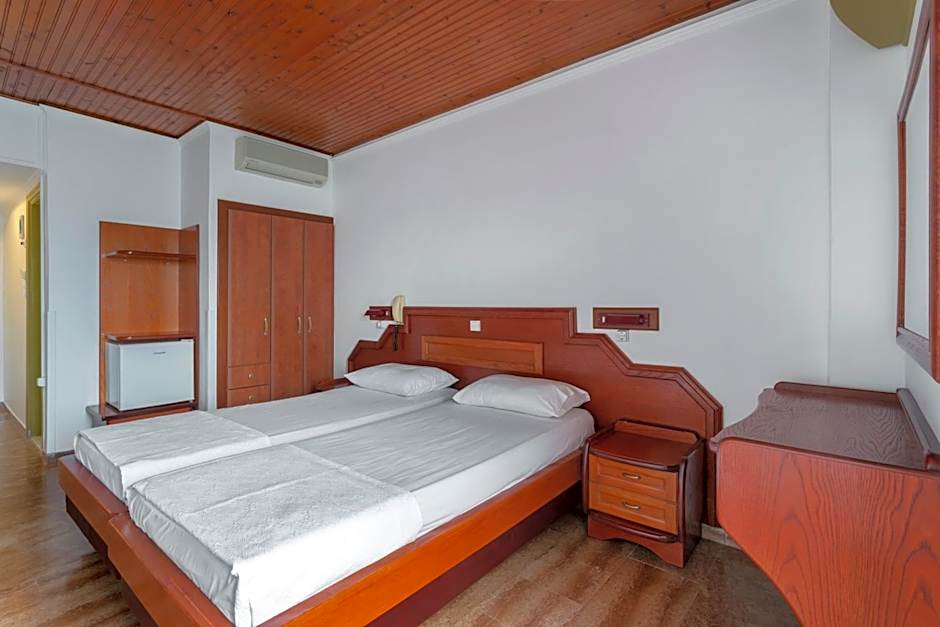 Binji Hotel