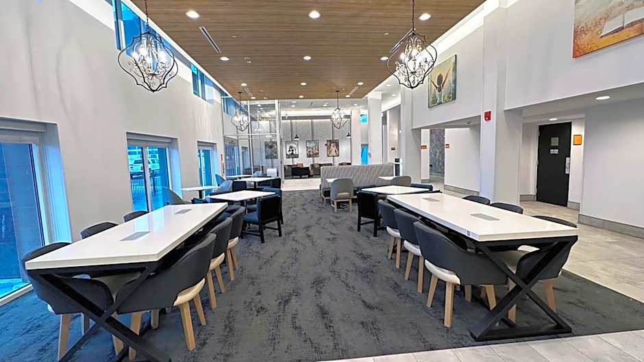 La Quinta Inn & Suites by Wyndham Rosemont/O Hare