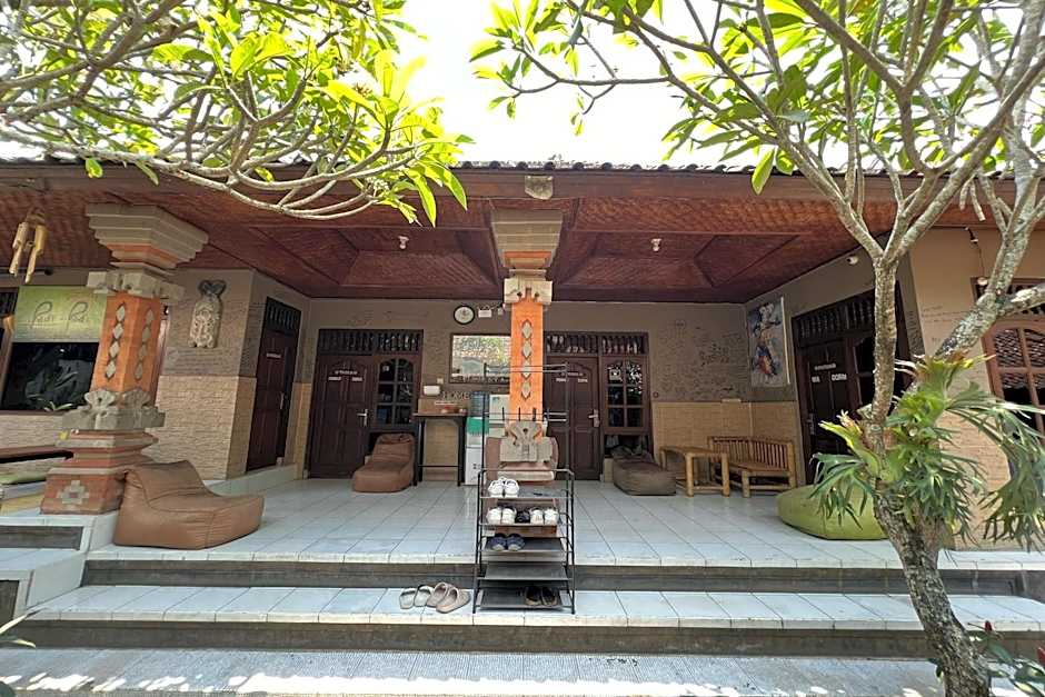 Padi-Padi Hostel & Bar