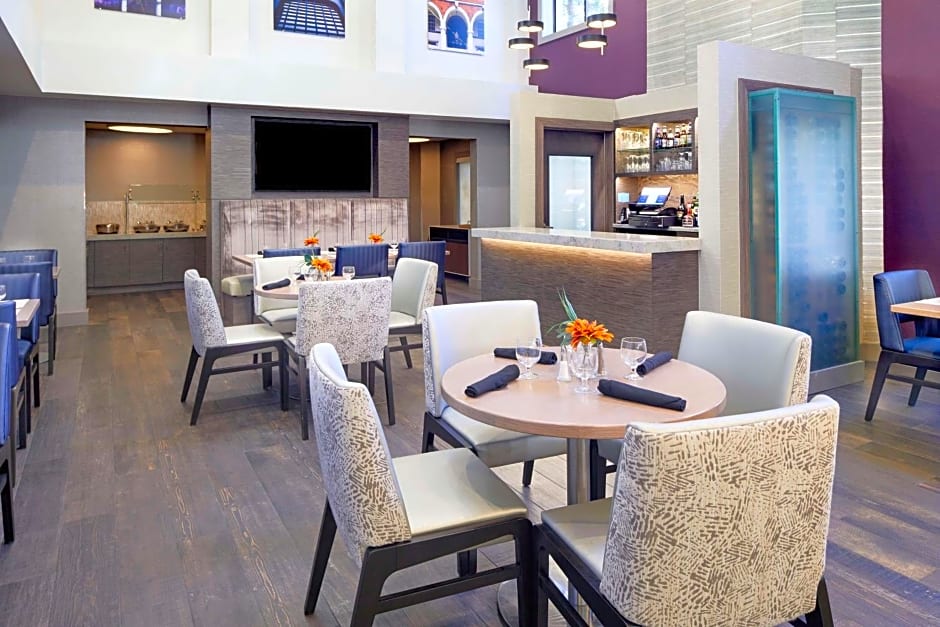 DoubleTree By Hilton Hotel Atlanta/Alpharetta-Windward