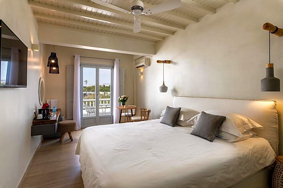 Poseidon Hotel Suites