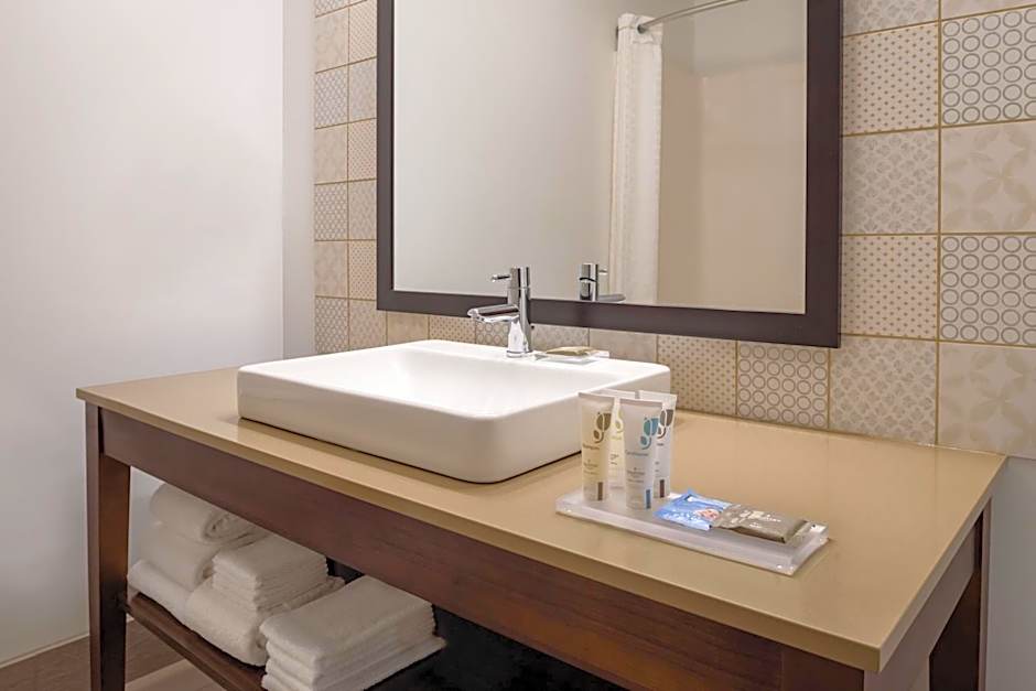 Country Inn & Suites by Radisson, Galena, IL