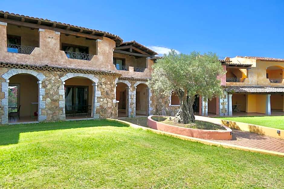 Residence with private beach in Marinella
