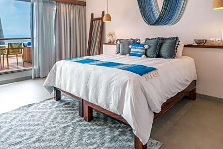Junior Suite with Sea View and Jacuzzi