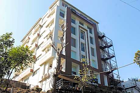 Kamay The Grand Alova