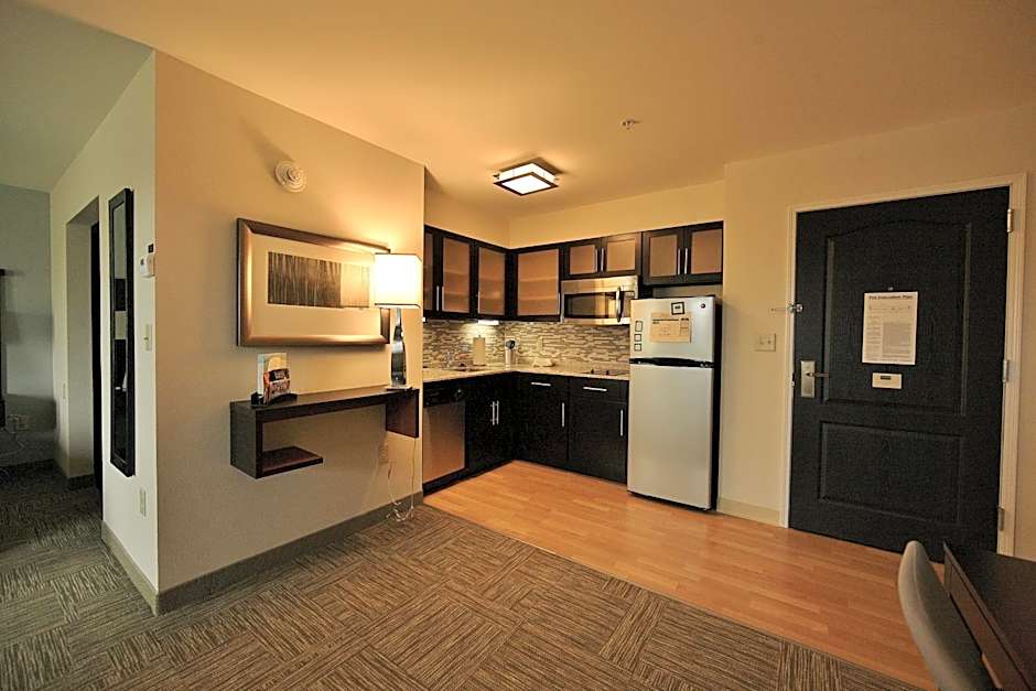 Staybridge Suites Syracuse Liverpool By IHG