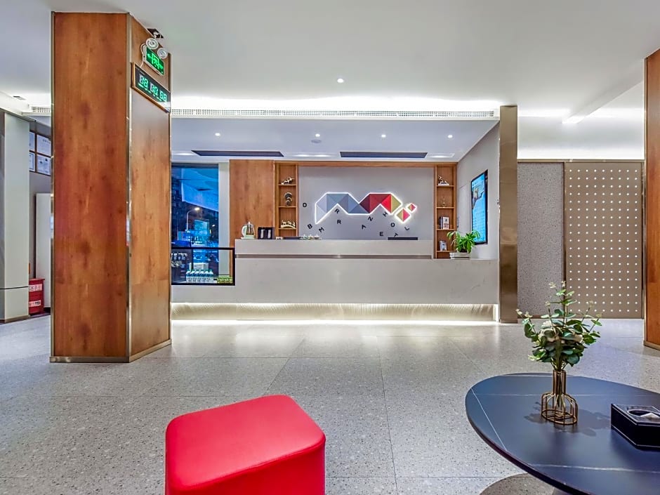 Borrman Hotel Xinyu May Flower Baoshi Park