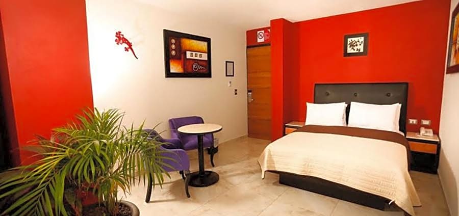 Hotel Leones