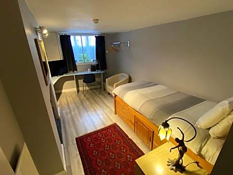 Single Room with Shared Bathroom