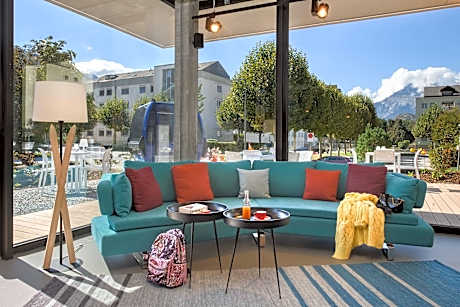 Family Mountain View, Guest room, 1 Queen, Sofa bed, Mountain view