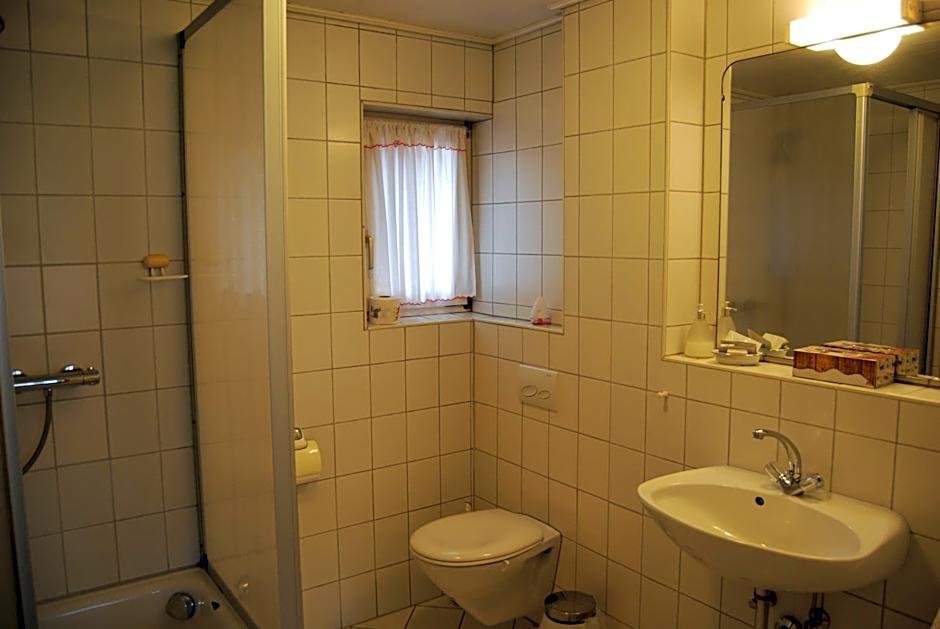 Gasthaus zum Löwen - Restaurant Akropolis