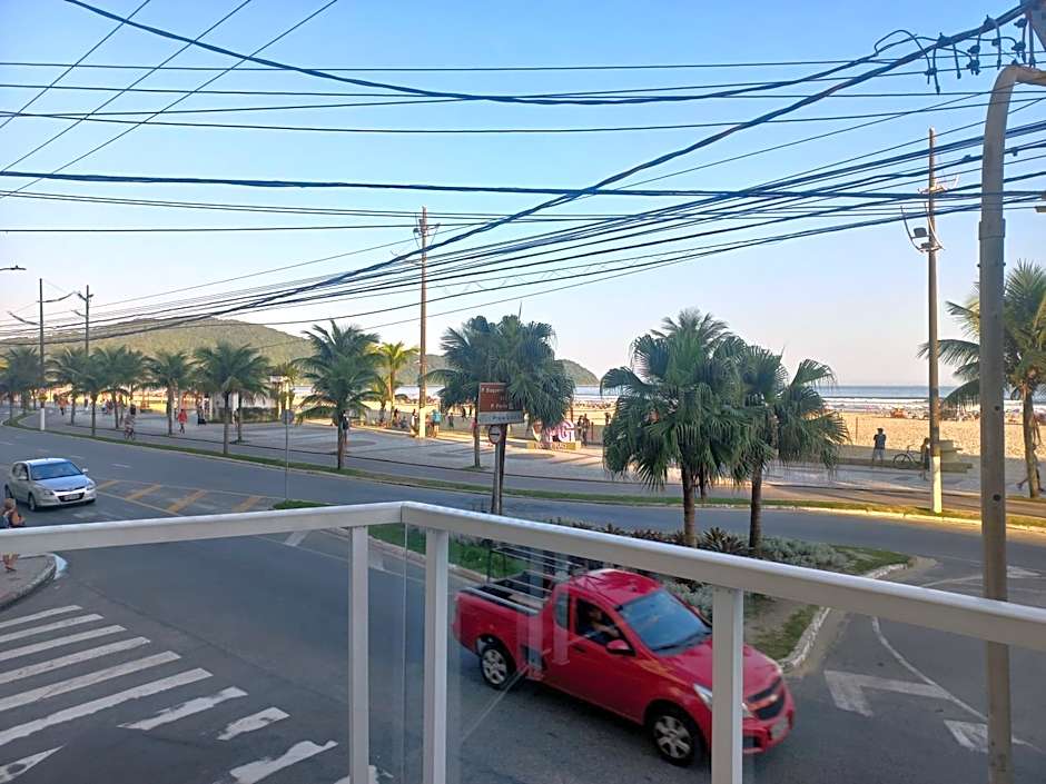 Apto 714 - Prédio em frente mar