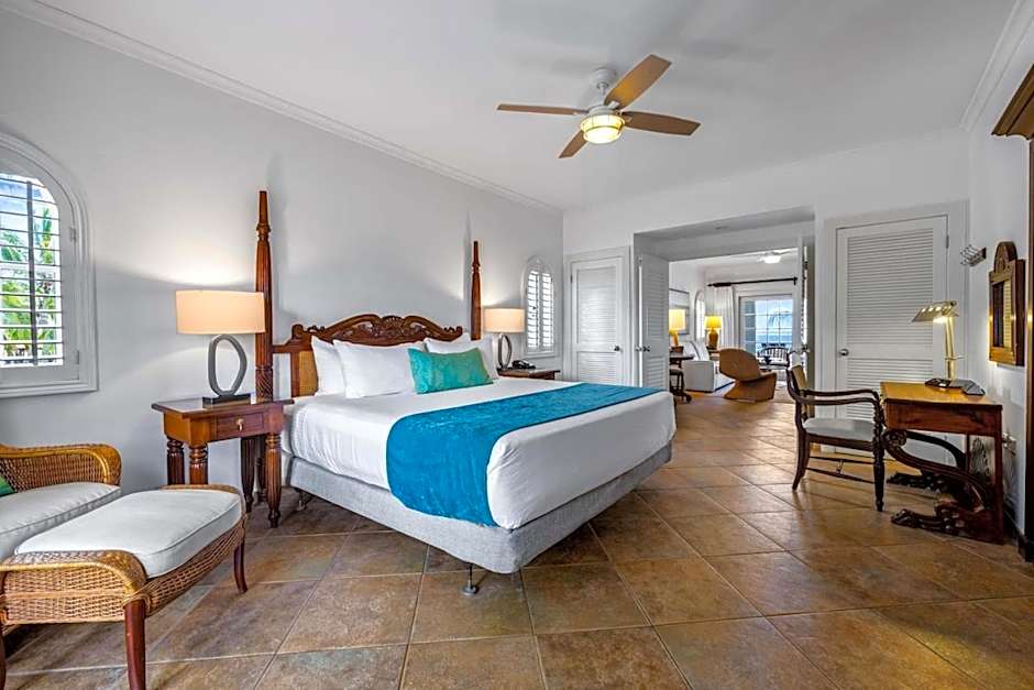 Harbour Village Beach Club