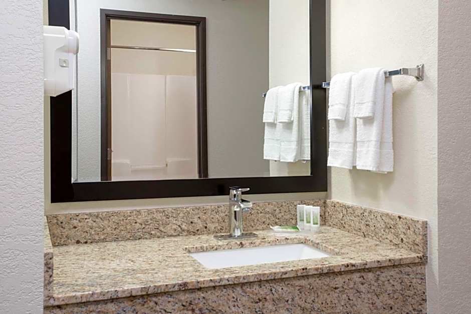 AmericInn by Wyndham Mount Pleasant