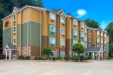 Sleep Inn & Suites Steubenville at the University