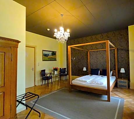 One-Bedroom Suite with Garden View