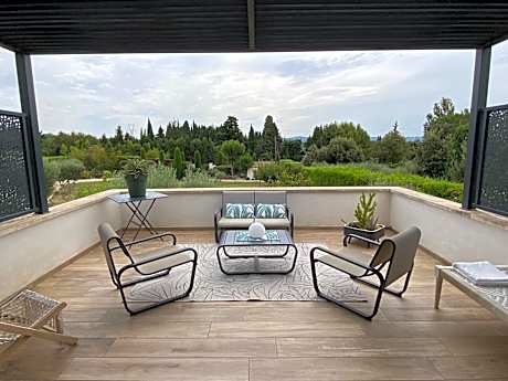 Maison avec ses 2 terrasses et sa piscine