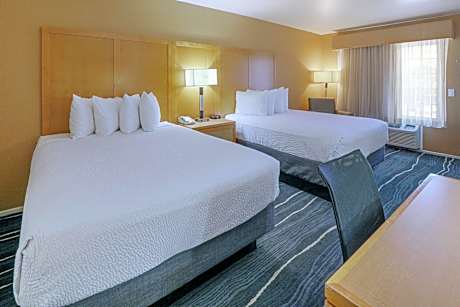 2 Queen Beds Non-Smoking