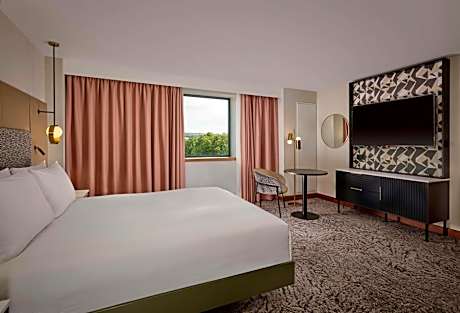 Queen Room - Mobility Access