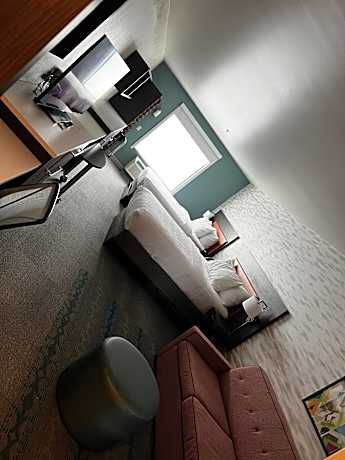 Queen Studio with Two Queen Beds - Non-Smoking