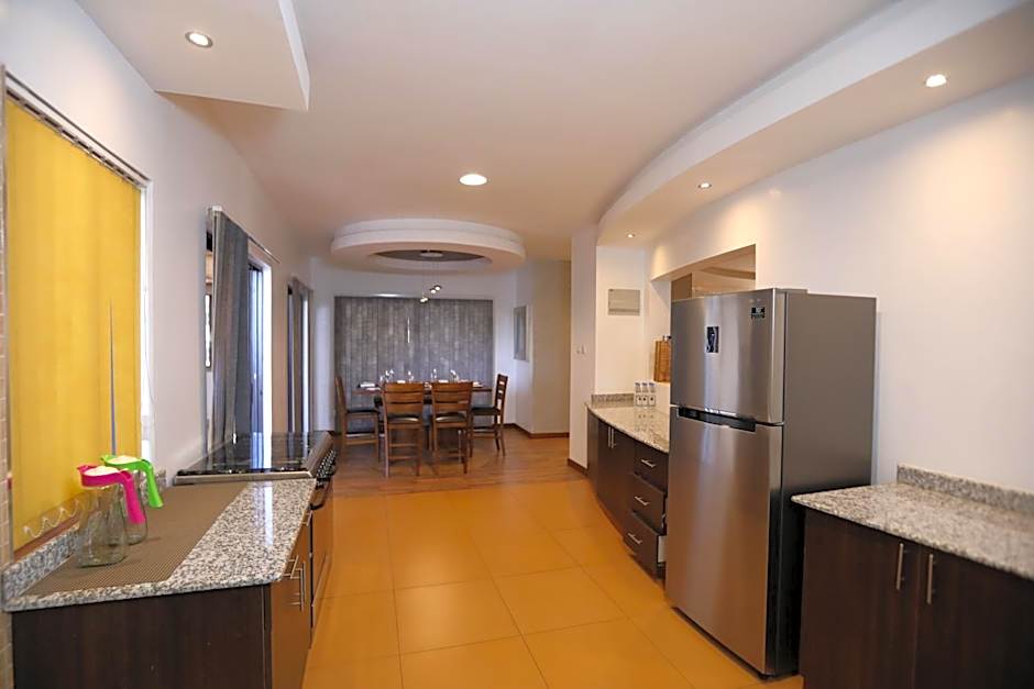Bidwood Suite Hotel, Opposite Sarit Centre