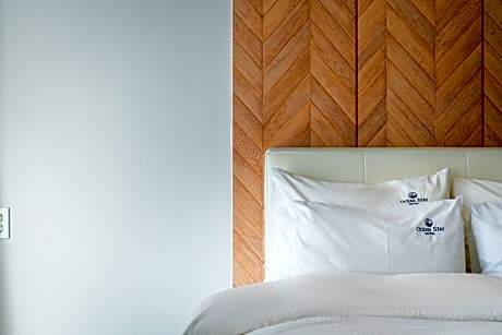 Deluxe Double Room with Side Sea View