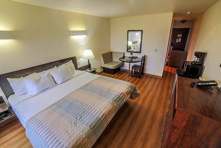 Sunnyside Inn and Suites