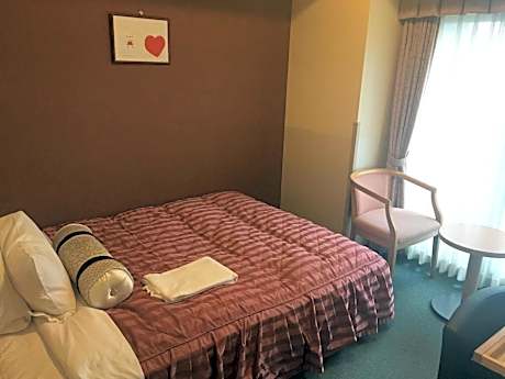 Single Room - Non-Smoking - WiFi