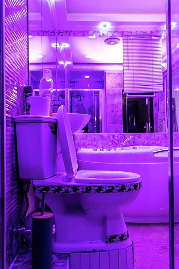 Gold Crown International Hotel