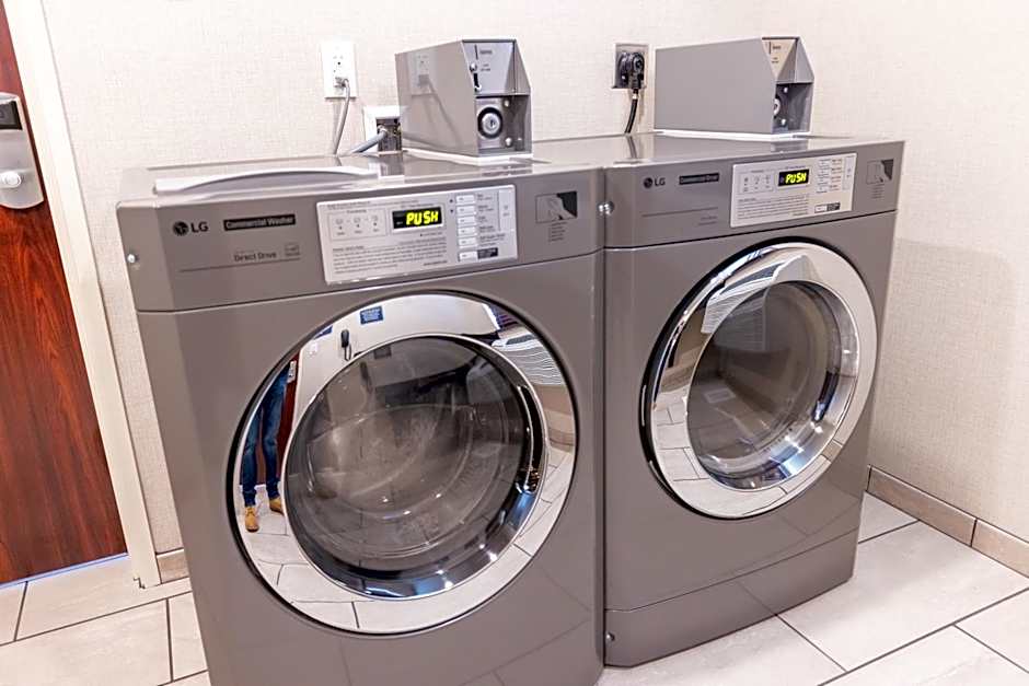 Cobblestone Inn & Suites - Winters