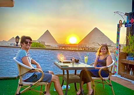 Cheops Pyramids Inn