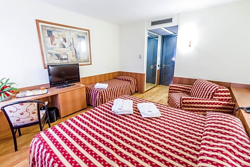 Melas Hotel