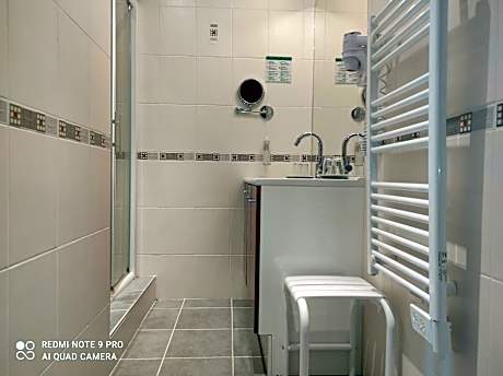 Quadruple Room with Shower