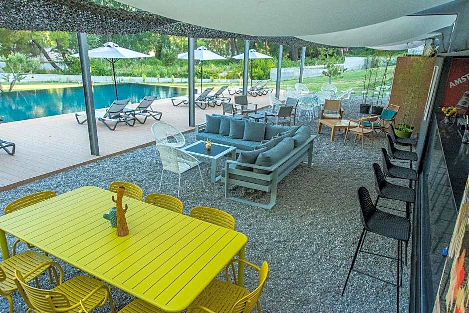 Sani More & Sani Woods