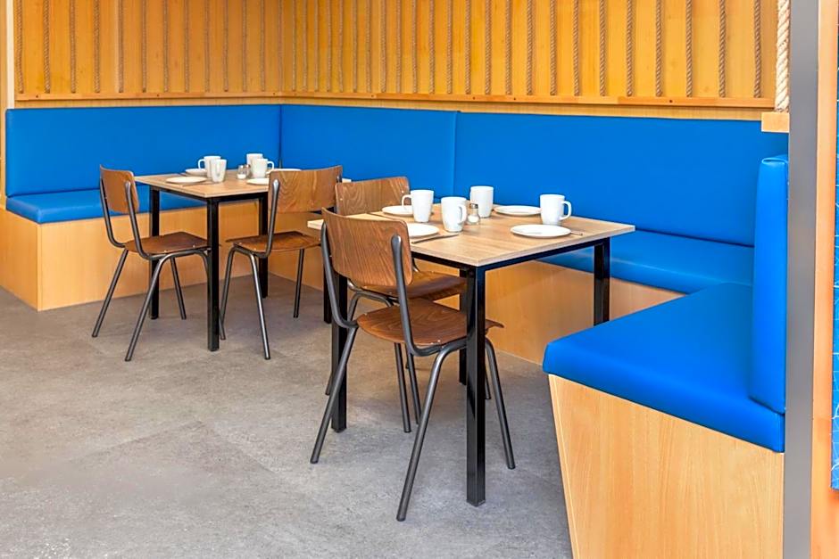 ARCONA - Übernachten auf dem Wasser - direkt am Bontekai