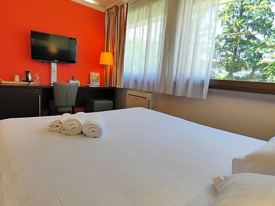 Hotel Be Guest Limoges Sud ex Black & Green