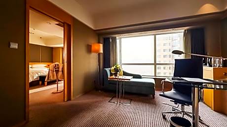 Junior King Suite