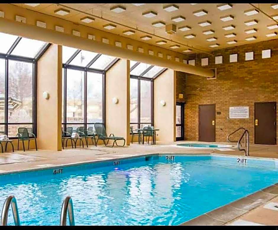 AmericInn by Wyndham Memphis East