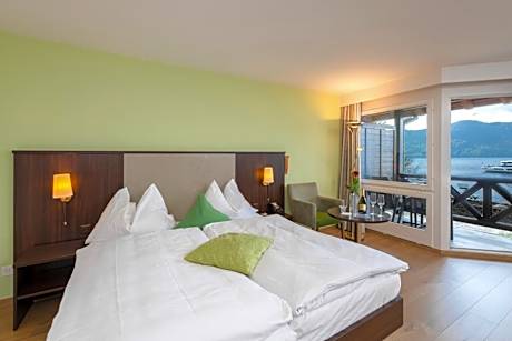 Superior Double Room with Balcony and Lake View