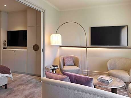 North Terrace Studio Suite