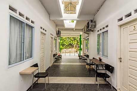 RedDoorz Syariah near Tanjung Pinang City Center