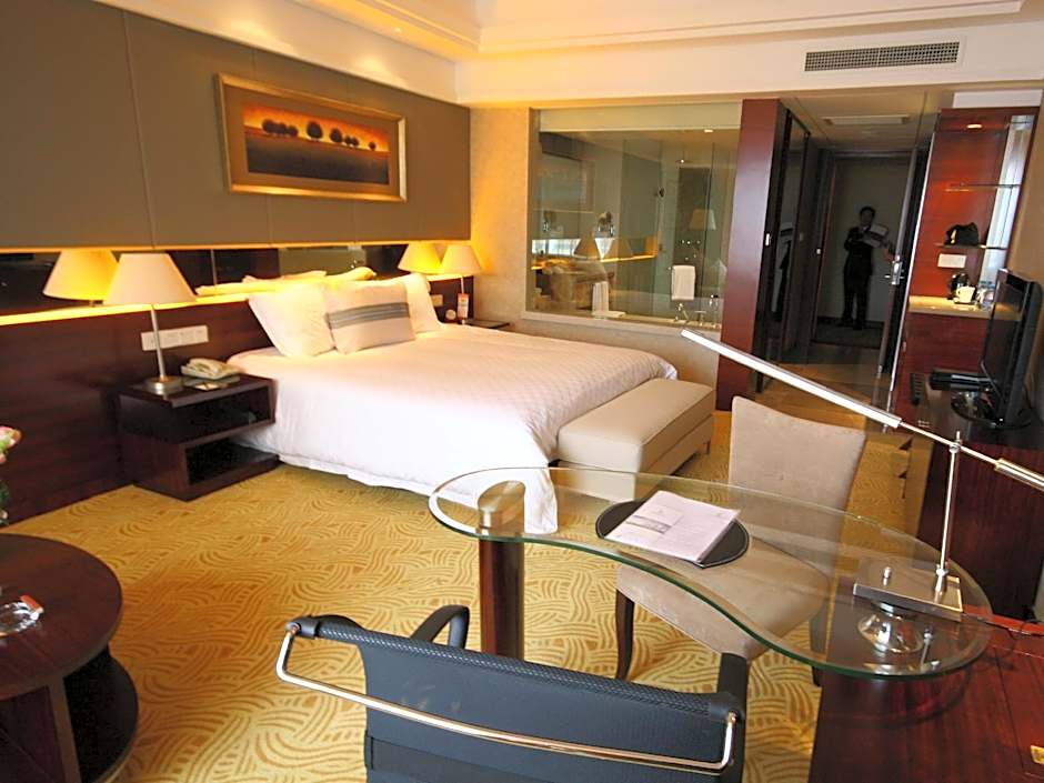 Zhangjiagang Guomao Hotel