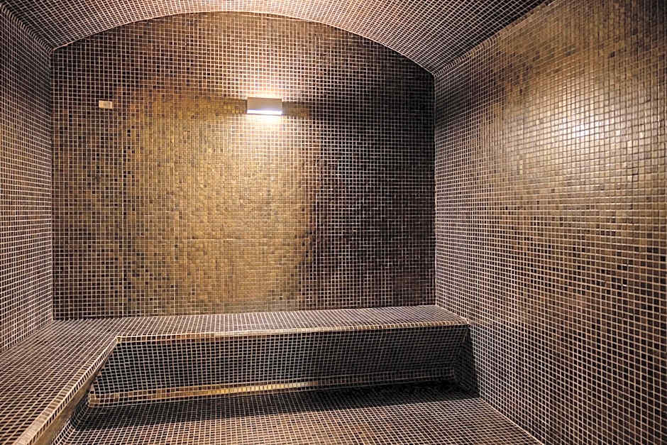 Cenica Porto Hotel, Curio Collection by Hilton