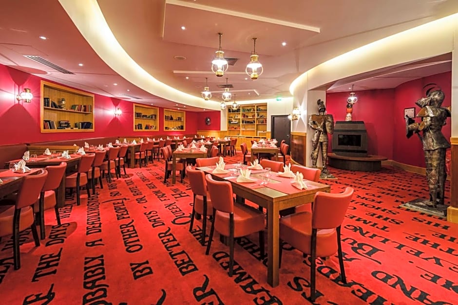 Explorers Hotel At Disneyland Paris